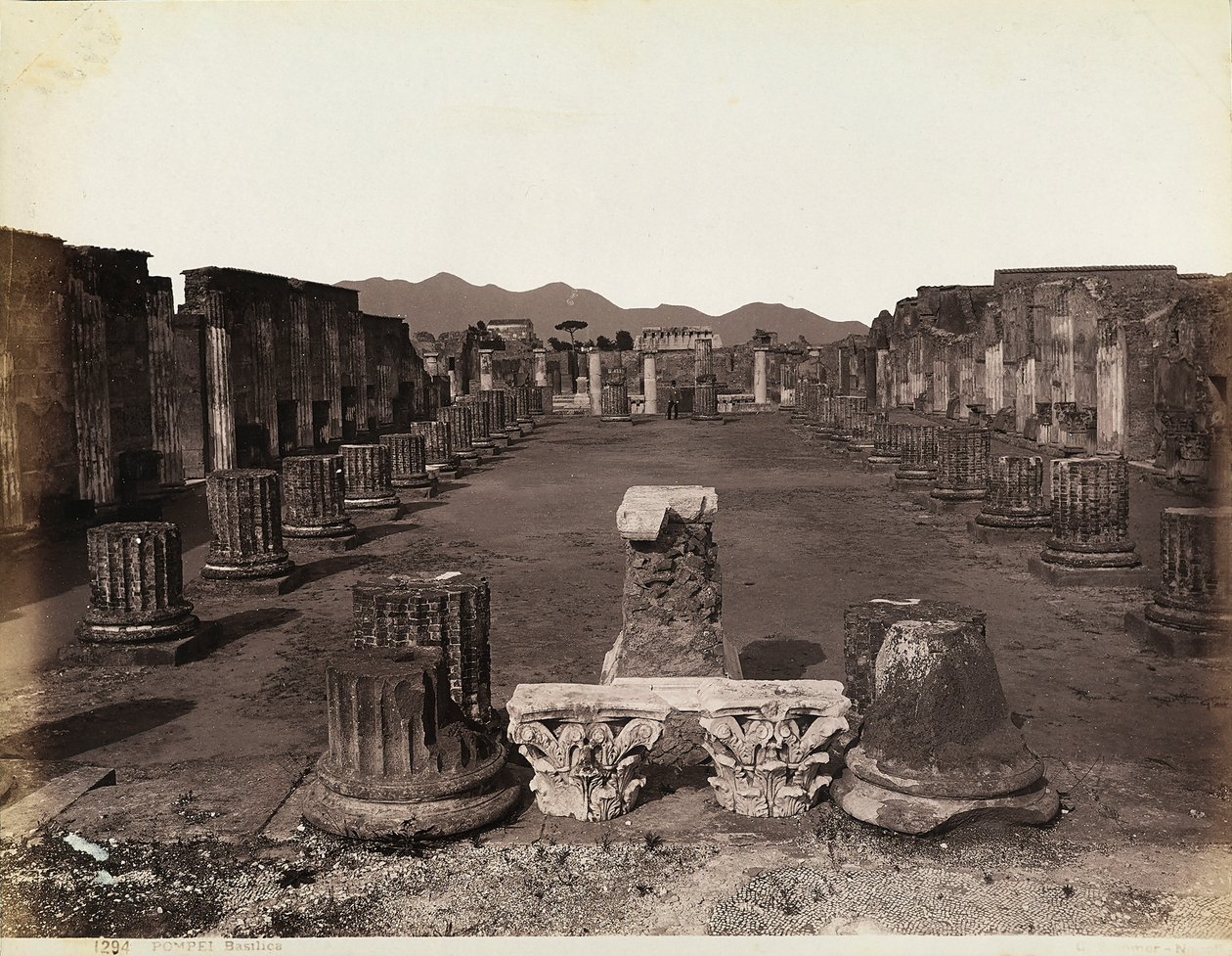 A Bazilika általános nézete, keleti oldal, Pompei alkotó: Giorgio Sommer
