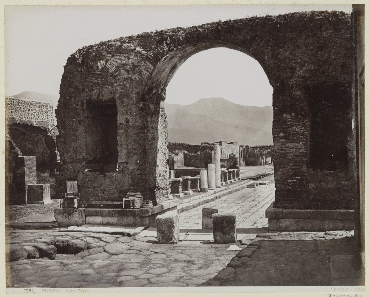 Pompeji ásatásai alkotó: Giorgio Sommer