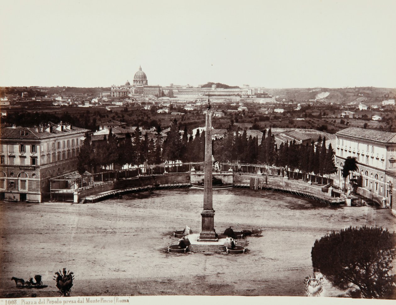 Kilátás a Piazza del Popolo-ra a Pincio-ról (vagy Pinciano-hegyről), Róma alkotó: Giorgio Sommer