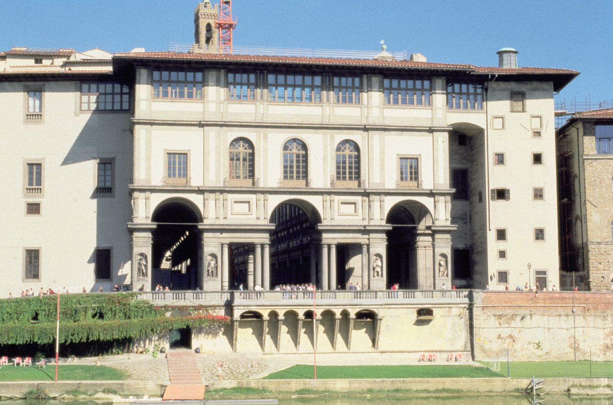 Az Uffizi Képtár homlokzata az Arnón alkotó: Giorgio Vasari