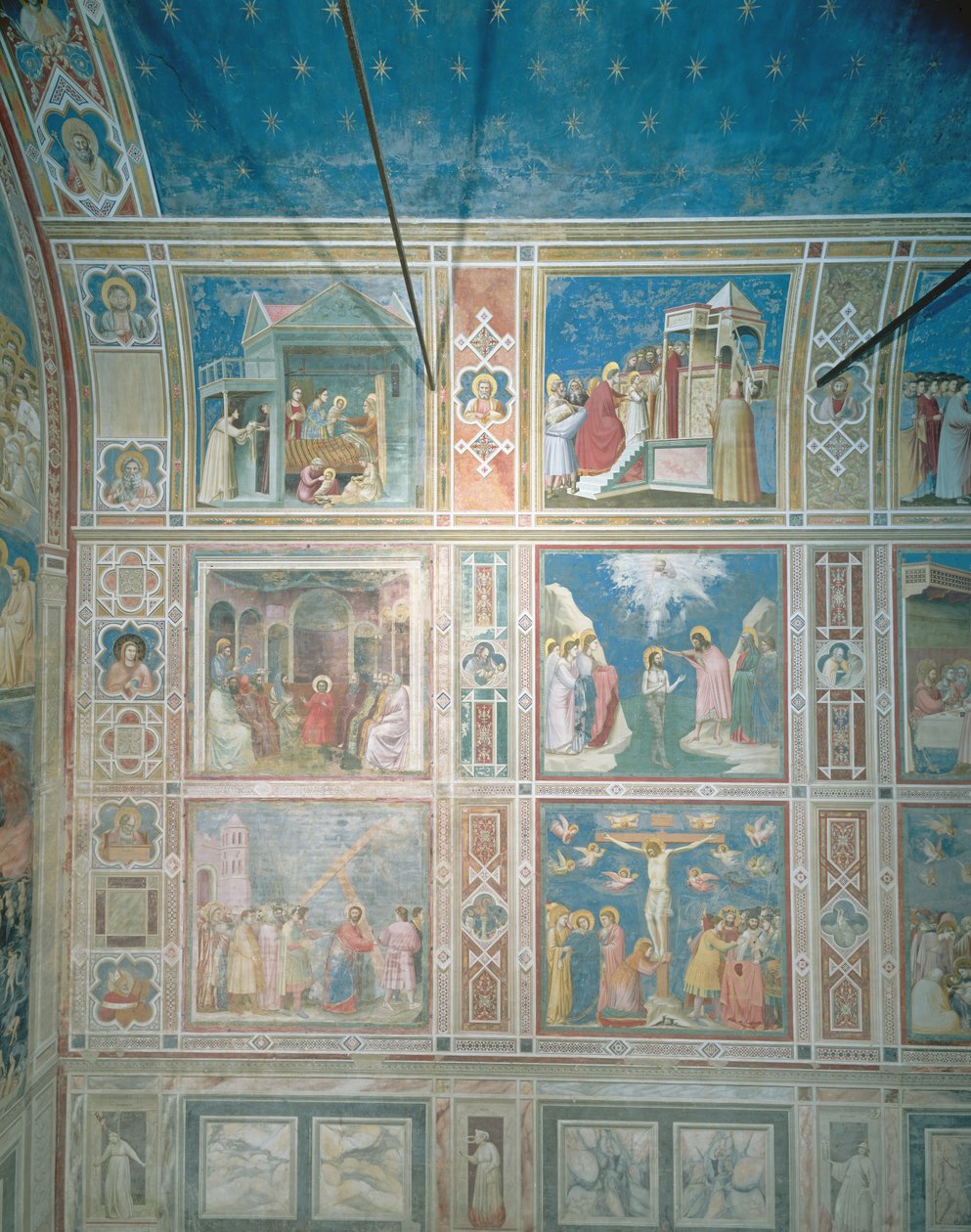 A bal oldali fal freskóinak képe, 1303-05 körül (restaurálás után) alkotó: Giotto di Bondone