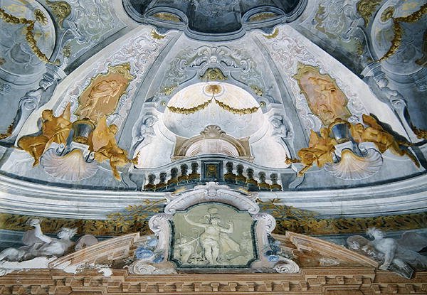 Trompe loeil, a bálterem mennyezetéről alkotó: Giovanni Battista Crosato