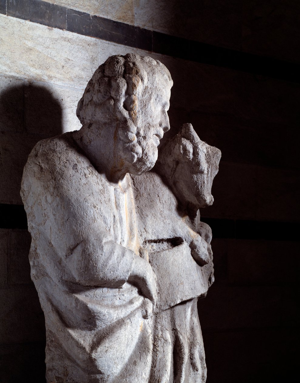 Lukács evangélista (márványszobor, 1306 körül) alkotó: Giovanni Pisano