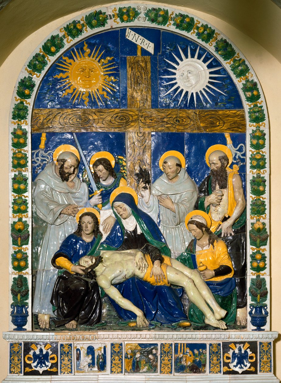 A lerakódás (Pieta)” Jézus Krisztus és Szűz Mária Szent Jánossal és Szent Mária Magdolnával körülvéve a kereszt előtt, INRI (I.N.R.I.) felirattal: Giovanni della Robbia (1469-1529) nagy domborműves kerámia 1525 Dim. 287x210 cm Santuario della V alkotó: Giovanni della Robbia