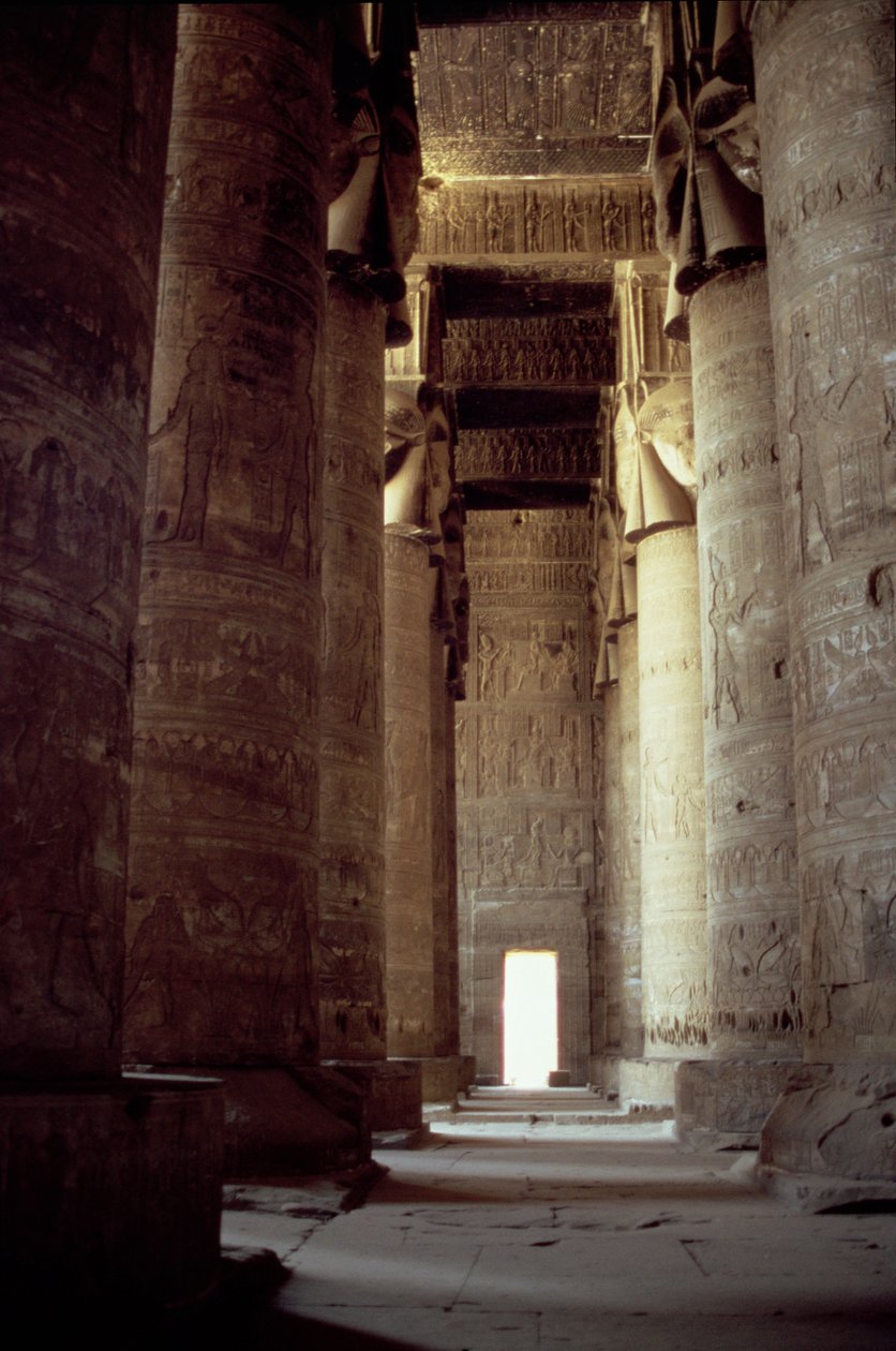 Hathor-fejoszlopok a Hypostyle Hallban, Kr.e. 125-től 60-ig alkotó: Greco Roman