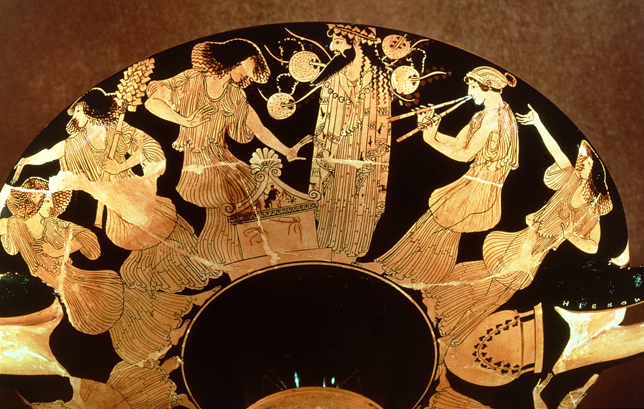 Makron festő, Dionüszoszt és a Maenádokat ábrázoló tetőtéri vörös kylix alak, Kr.e. 490-80 körül (kerámia) alkotó: Greek