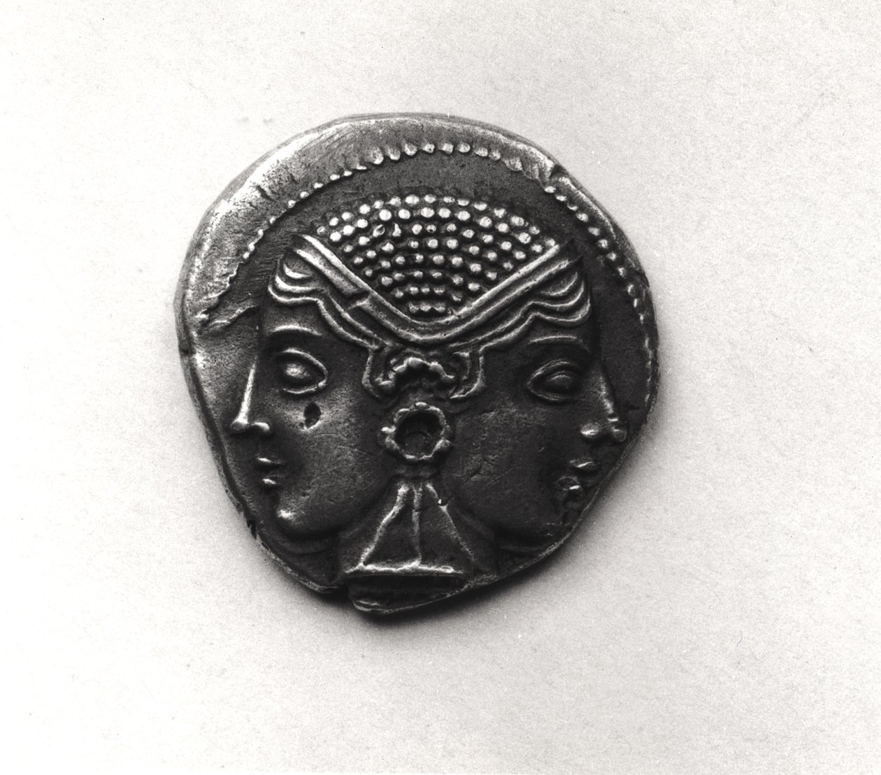 Lampsacus érme Janiform fejjel (fém) alkotó: Greek