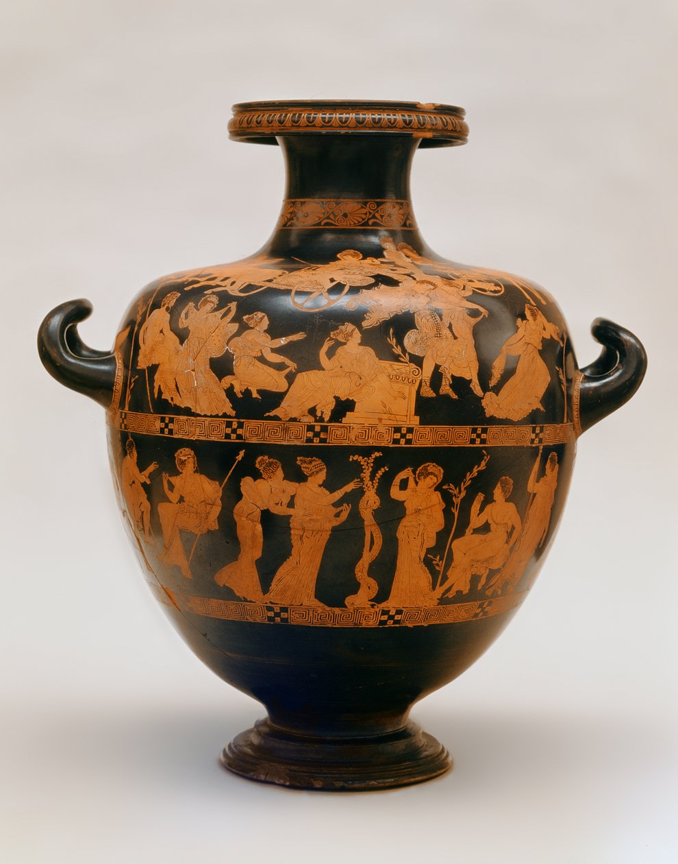 Vörösalakú hidria, Medias Painter, Athén, Kr.e. 420-400 körül (kerámia) alkotó: Greek