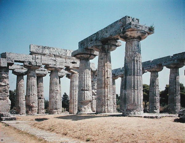 Az I. Héra-templom belső oszlopcsarnoka, ie 550 körül alkotó: Greek