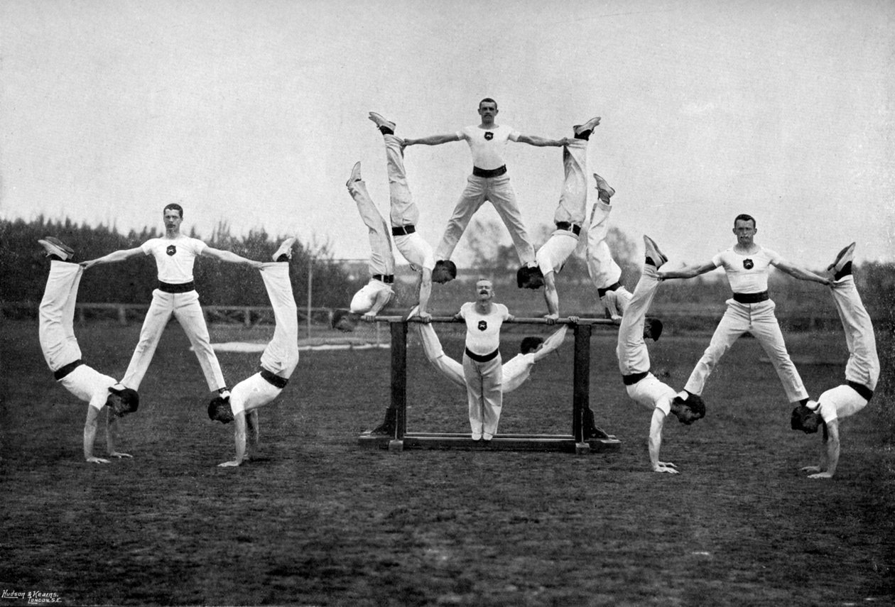Az Aldershot tornastáb bemutatója, Hampshire, 1896 alkotó: Gregory and Co