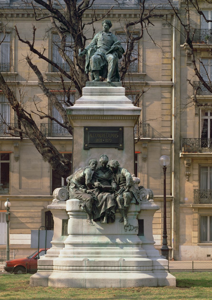 Alexander Dumas pere (1802-70) francia regény- és drámaíró emlékműve, 1883 (kő és bronz) alkotó: Gustave Dore