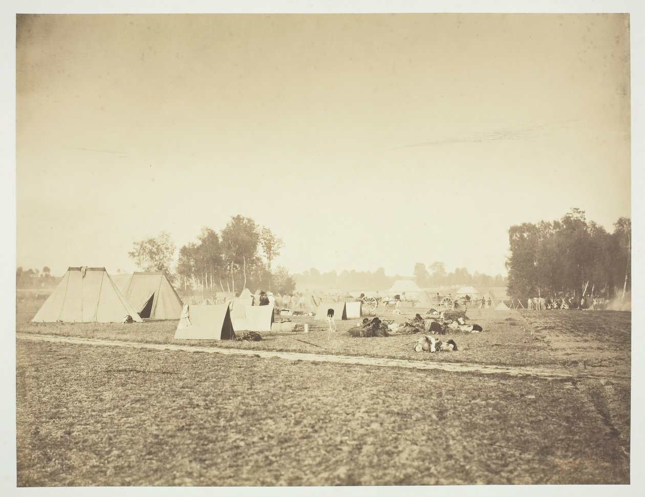 Sátrak és katonai felszerelések, Camp de Châlons, 1857. alkotó: Gustave Le Gray