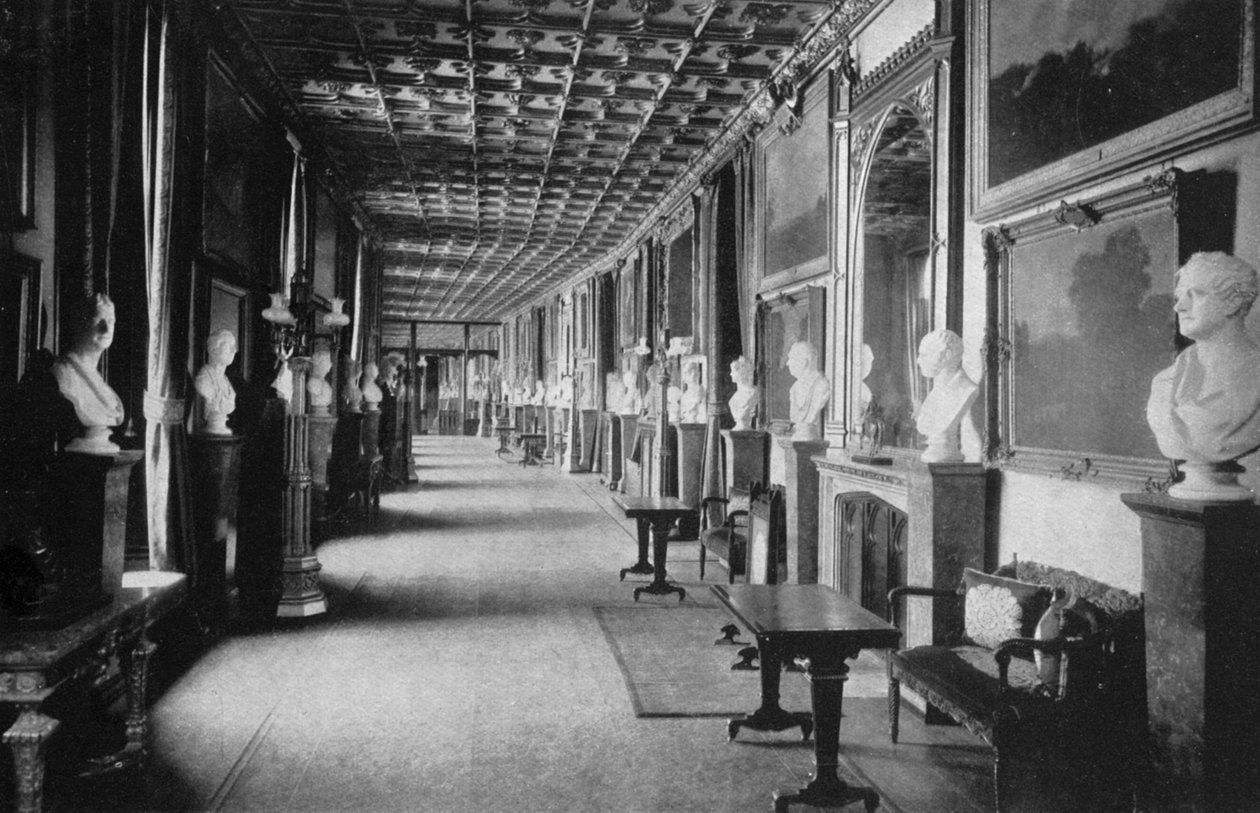 The Grand Corridor, Windsor Castle, Berkshire, 1924-1926 alkotó: HN King