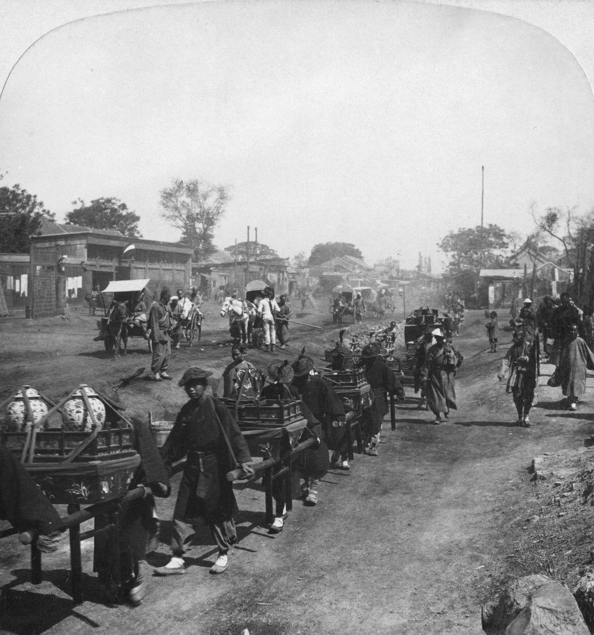 Kínai temetési körmenet, étellel az eltávozott léleknek, Peking Peking, Kína, 1901 alkotó: H. C. White