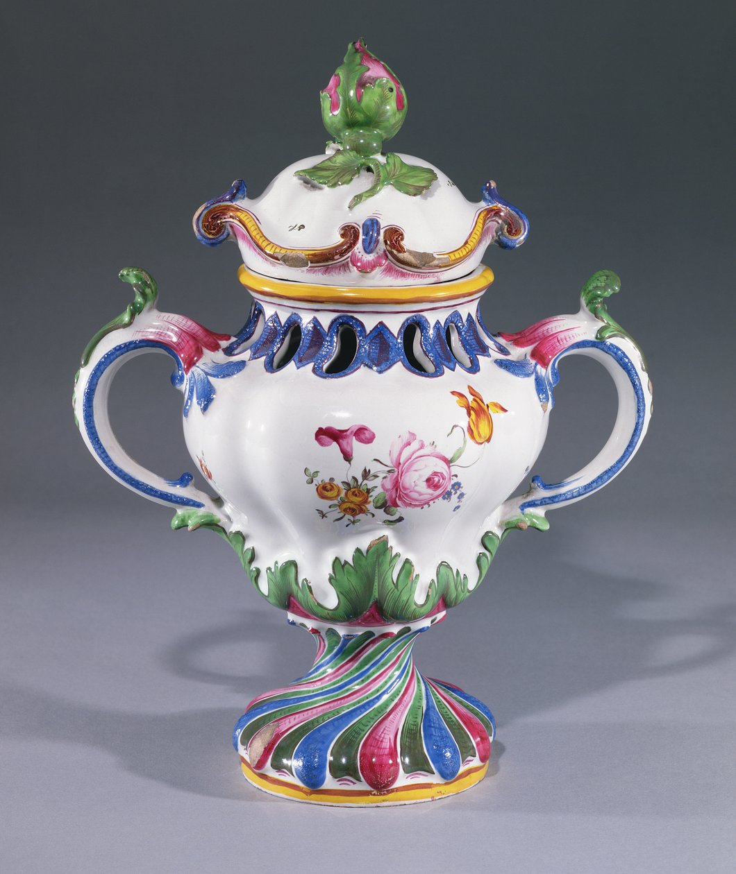 Pot-pourri váza, Strasbourg, 1754-60 körül (kerámia) alkotó: Hannong Family