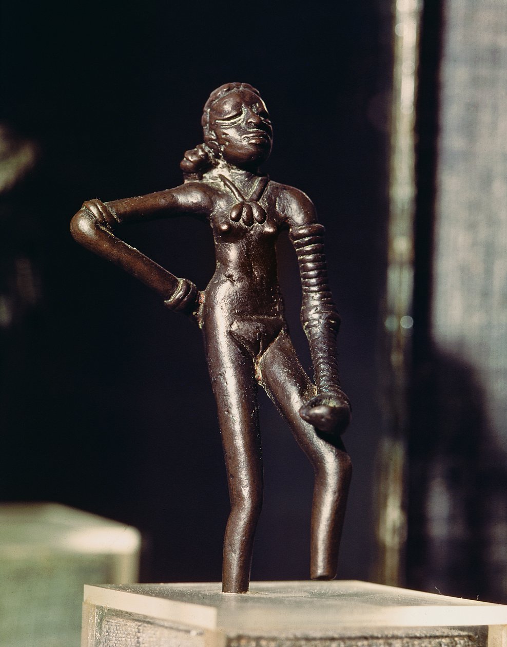 Fiatal táncos figurája, Mohenjo-Daro, Indus Valley, Pakisztán, ie 3000-1500 (bronz) alkotó: Harappan