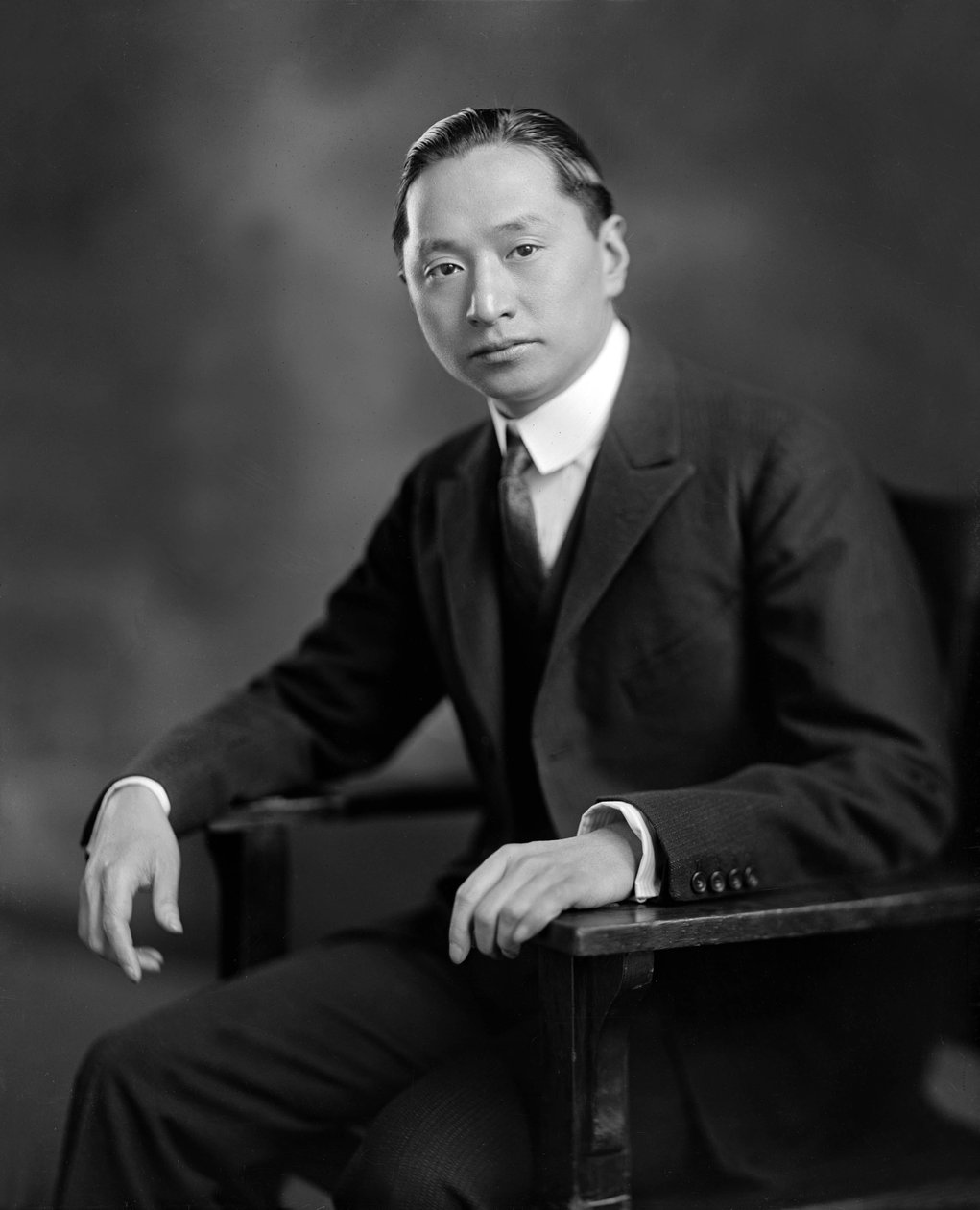 Vi Kyuin Wellington Koo (1887-1985) kínai diplomata, fotó: Harris & Ewing c. 1925 alkotó: Harris & Ewing