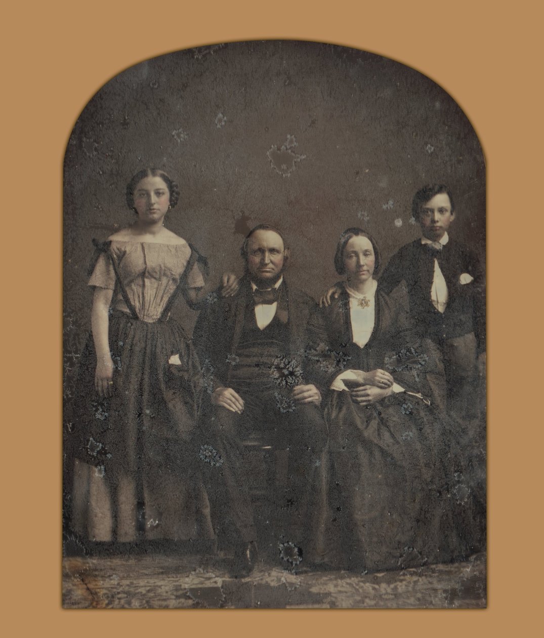 Egy azonosítatlan család csoportportréja alkotó: Harrison and Hill