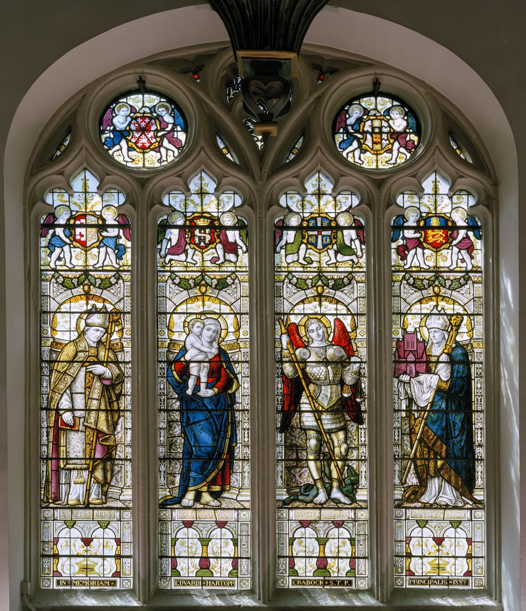 Oxford, Brasenose College Chapel, James Powell & Sons, Harry Ellis Wooldridge, St Cedda, Madonna & Chils, St Michael, St Hugh alkotó: Harry Ellis Wooldridge