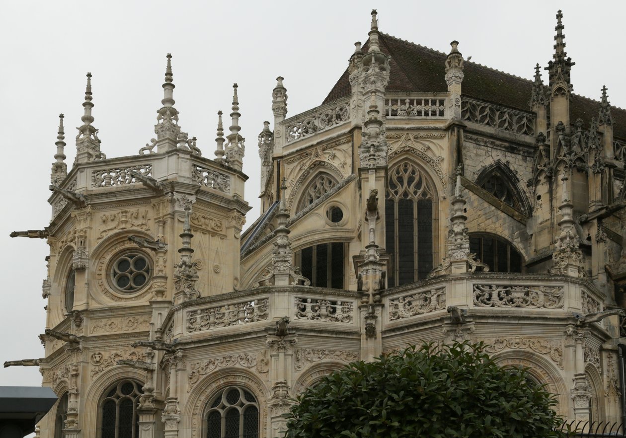 A templom keleti vége alkotó: Hector Sohier