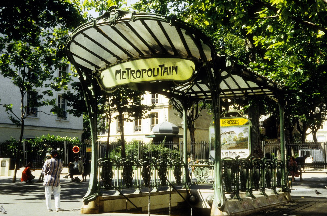 Abbesses metróállomás Párizsban, Franciaországban alkotó: Hector Guimard