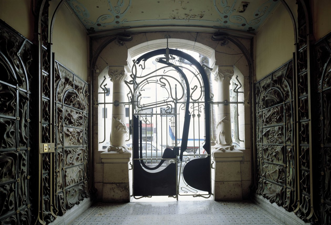 kilátás a Castel Beranger bejárati kapujára, a rue de la Fontaine 14. szám alatt, Párizs 16. kerületében (fotó) alkotó: Hector Guimard