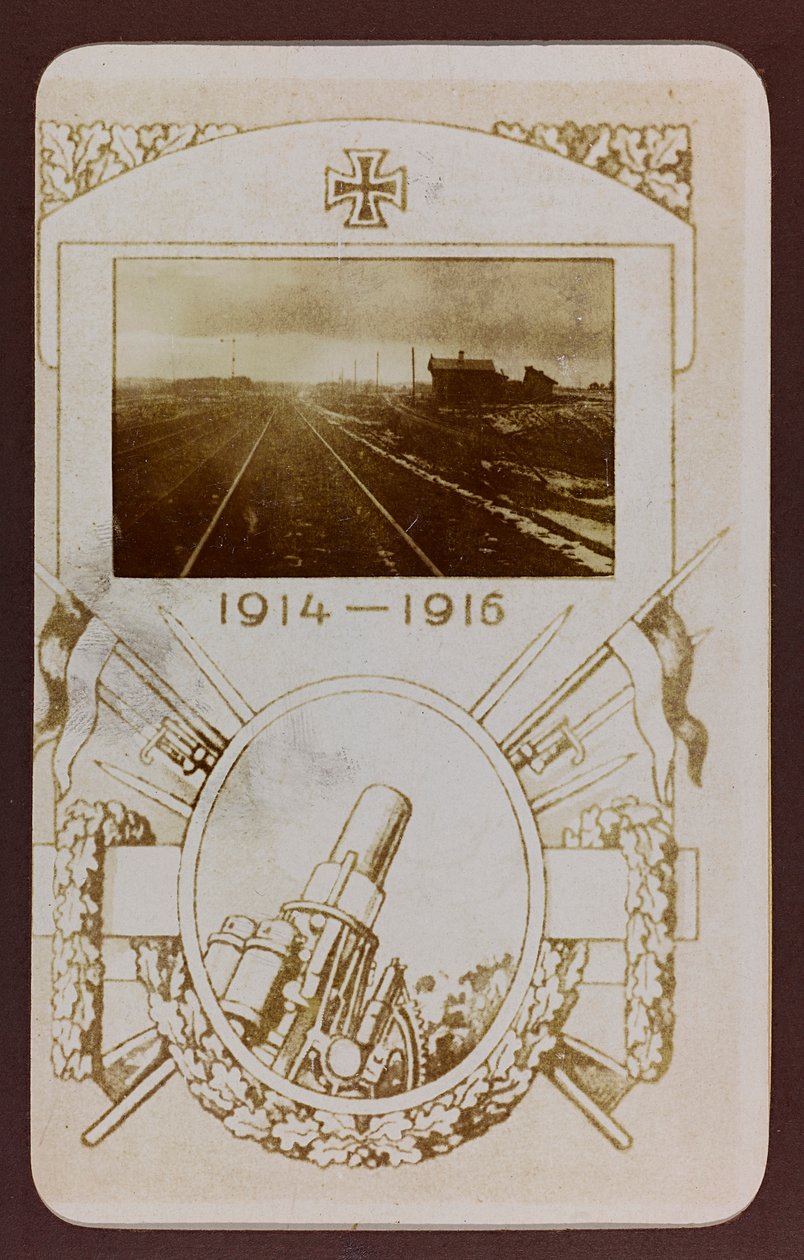 Első világháború: Ukrajna 1914-1916 között a német hadsereg inváziója idején. Vasúti sínek (f/w fotó) alkotó: Heldenfriedhof Dsessentniki (attr. to)