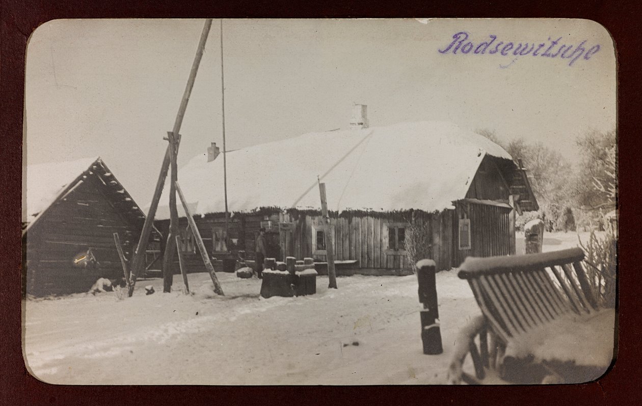 Első világháború: Ukrajna 1914-1916 között a német hadsereg inváziója idején. Kilátás hóval (f/w fotó) alkotó: Heldenfriedhof Dsessentniki (attr. to)