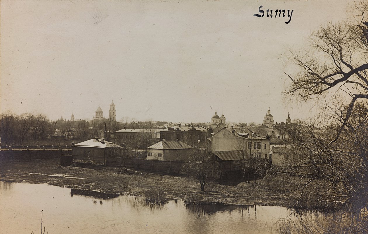 Első világháború: Ukrajna 1914-1916 között a német hadsereg inváziója idején. Kilátás Sumyra (f/w fotó) alkotó: Heldenfriedhof Dsessentniki (attr. to)