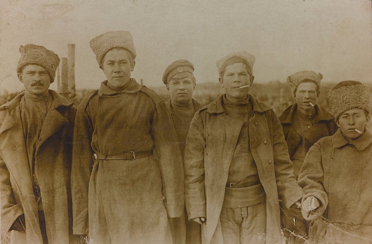 Első világháború: Ukrajna 1914-1916 között a német hadsereg inváziója idején. Katonák csoportja (f/w fotó) alkotó: Heldenfriedhof Dsessentniki (attr. to)