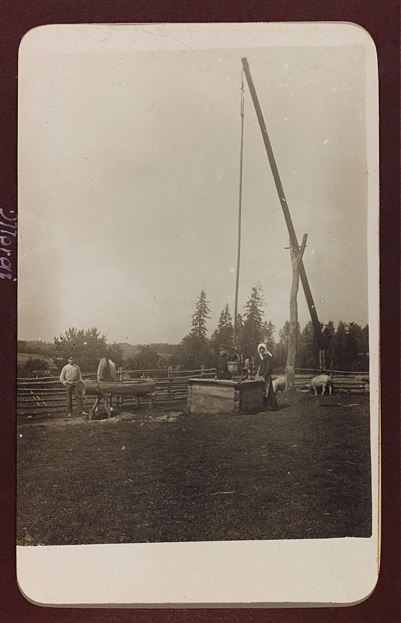 Első világháború: Ukrajna 1914-1916 között a német hadsereg inváziója idején. Egy kút (f/w fotó) alkotó: Heldenfriedhof Dsessentniki (attr. to)