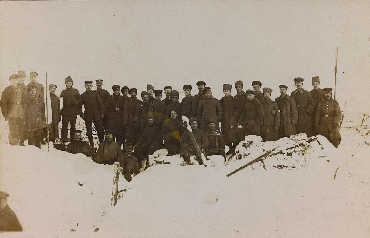 Első világháború: Ukrajna 1914-1916 között a német hadsereg inváziója idején. Katonák csoportja (f/w fotó) alkotó: Heldenfriedhof Dsessentniki (attr. to)