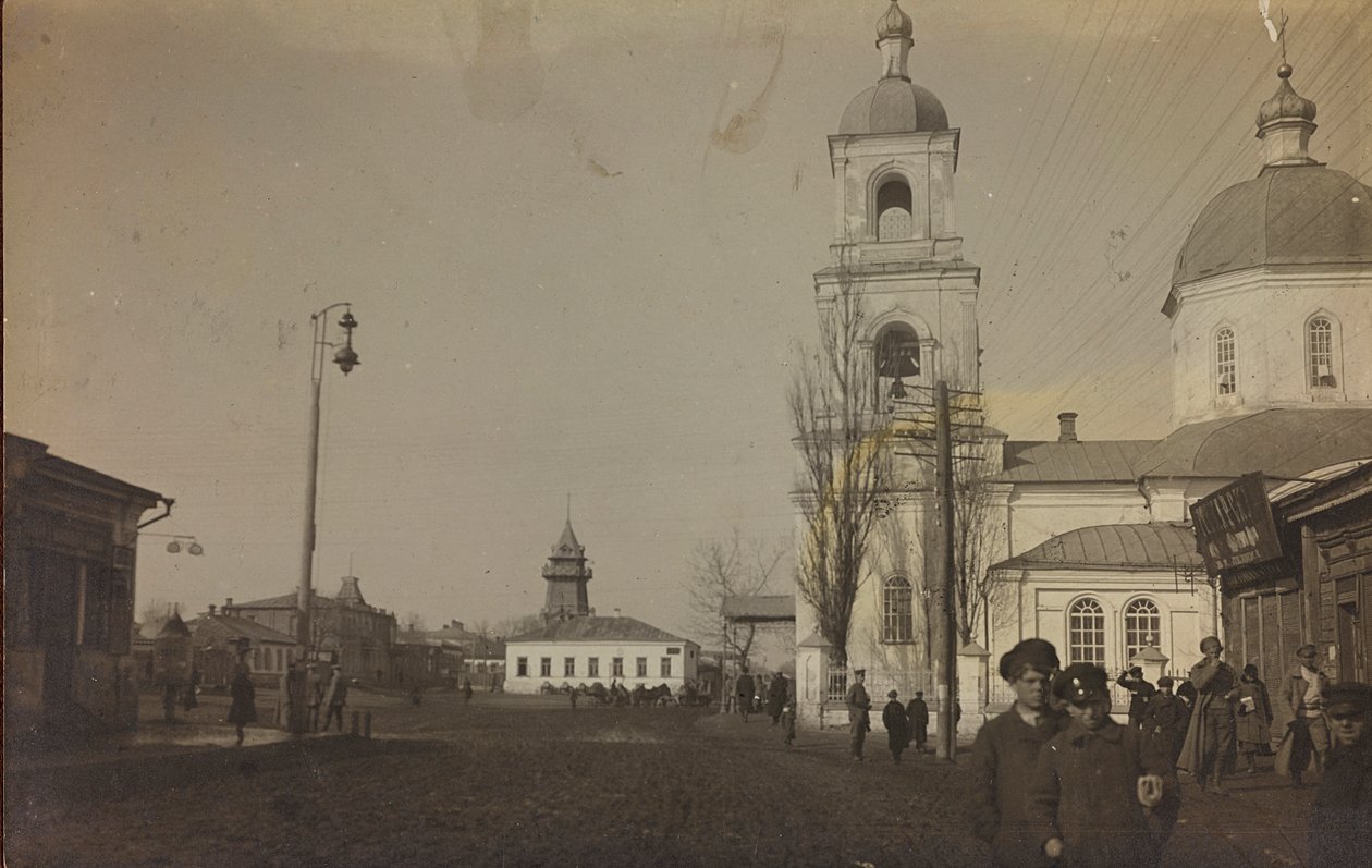 Első világháború: Ukrajna 1914-1916 között a német hadsereg inváziója idején. Kilátás a városra (f/w fotó) alkotó: Heldenfriedhof Dsessentniki (attr. to)