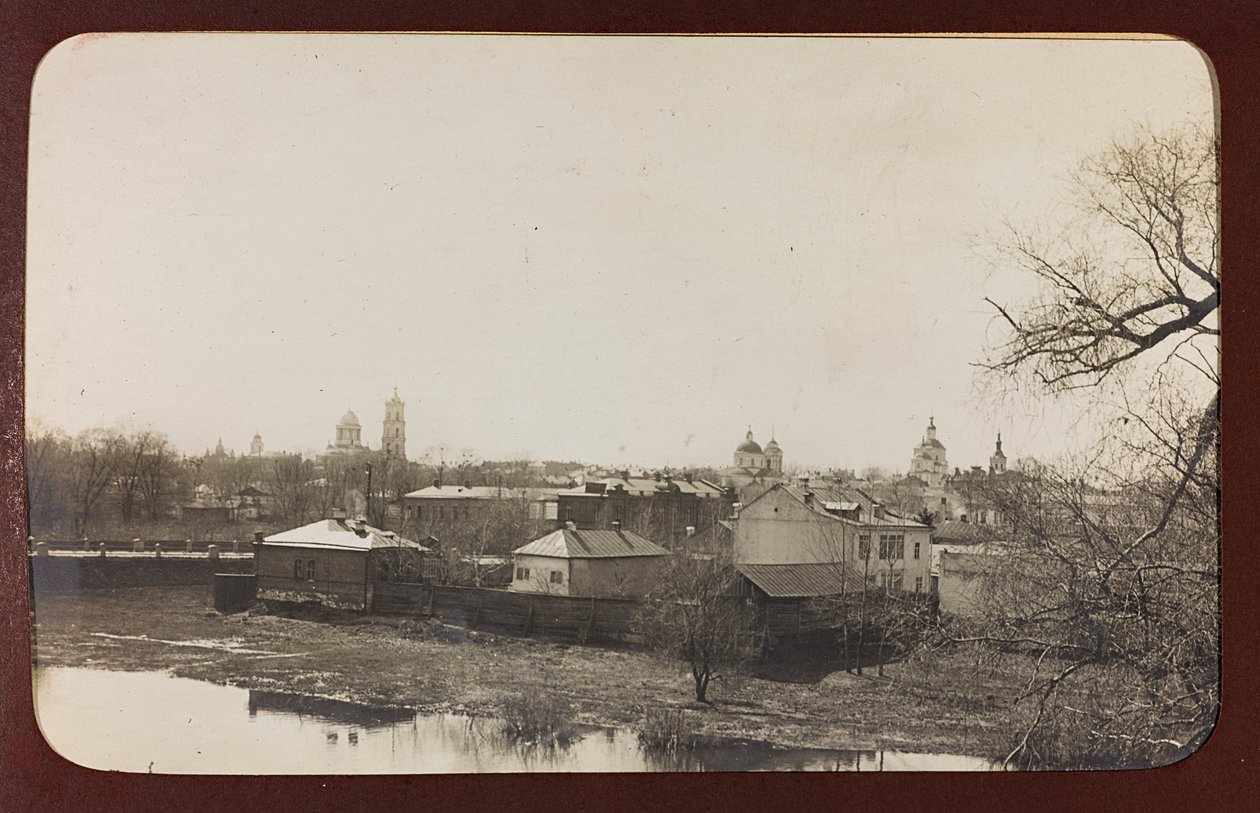 Első világháború: Ukrajna 1914-1916 között a német hadsereg inváziója idején. Kilátás Sumyra (f/w fotó) alkotó: Heldenfriedhof Dsessentniki (attr. to)