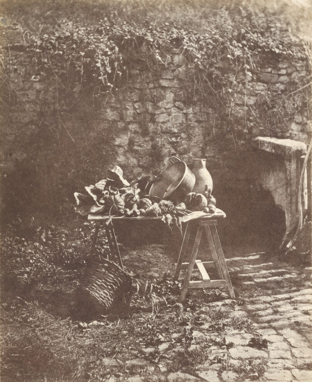 [Csendélet: üst, korsó és zöldségek egy állványos asztalon]. alkotó: Henri Victor Regnault