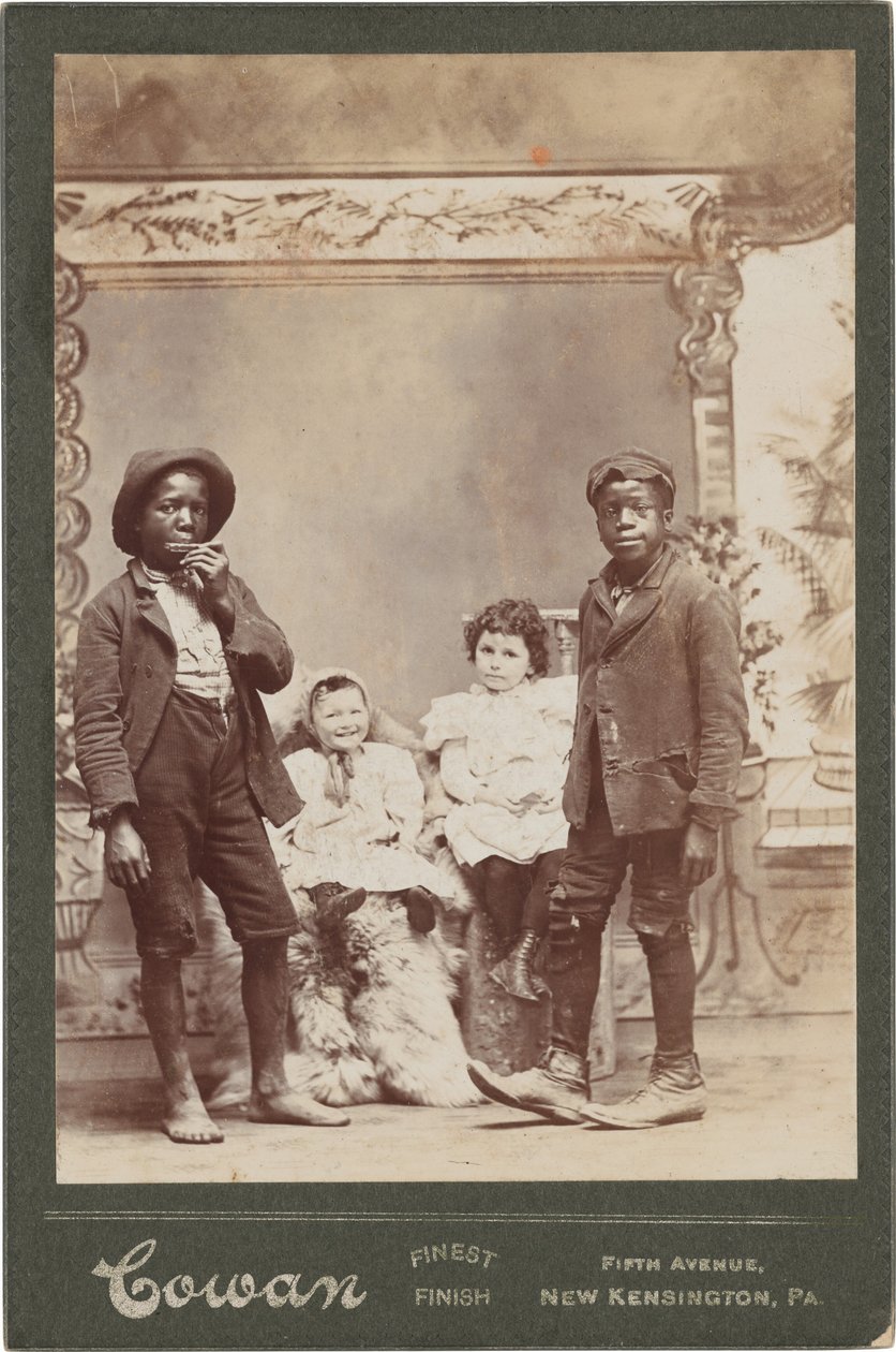 Négy gyermek portréja,c. 1890 (fotó) alkotó: Henry Cowan