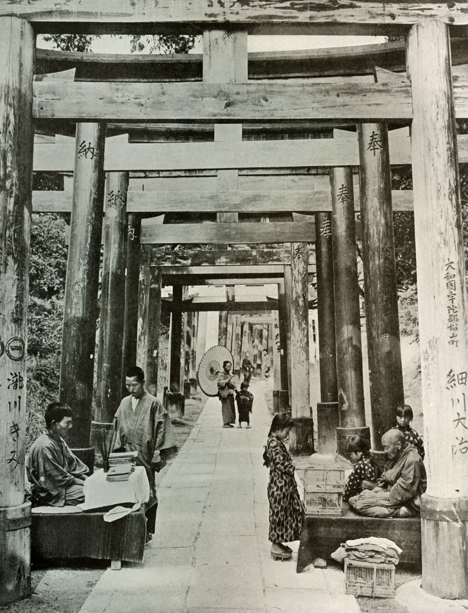 Torii sugárútja Inariban, 1910. alkotó: Herbert Ponting