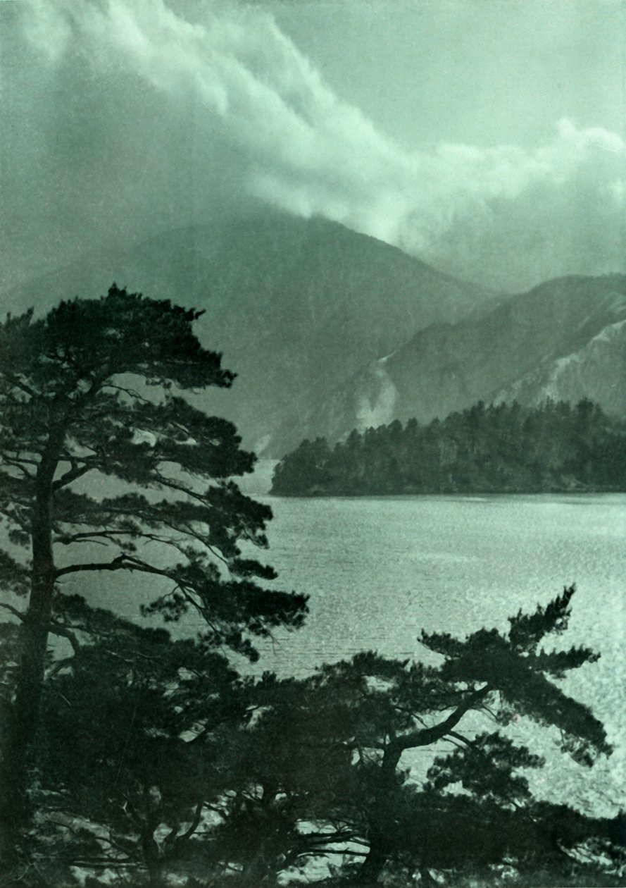 Vihar közeledése a Motosu-tavon, 1910. alkotó: Herbert Ponting