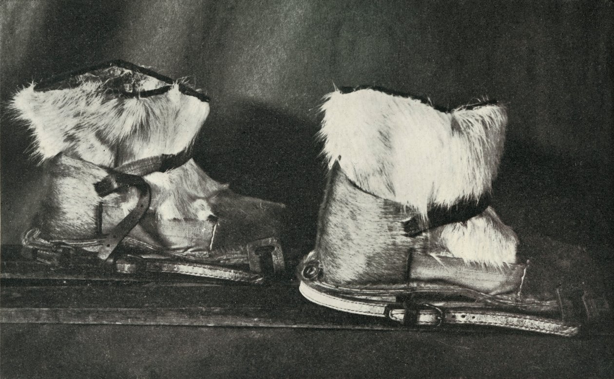 Finnesko a fent látható sícipővel, c19101913, 1913 alkotó: Herbert Ponting