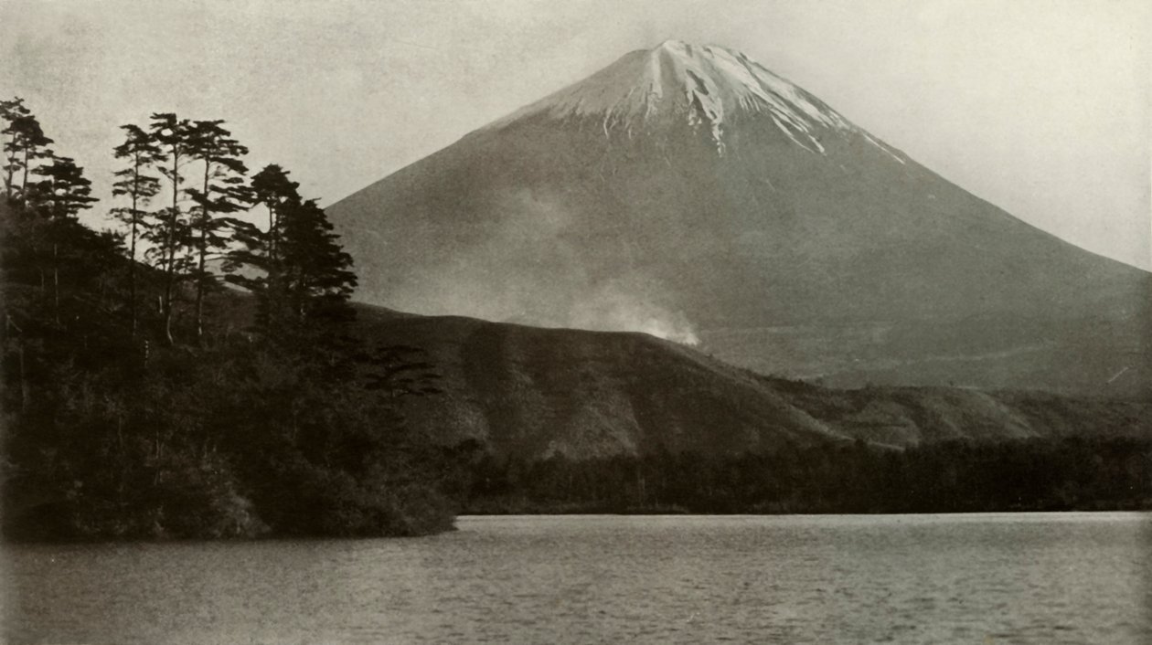 Fuji fm Nishinoumi, 1910. alkotó: Herbert Ponting