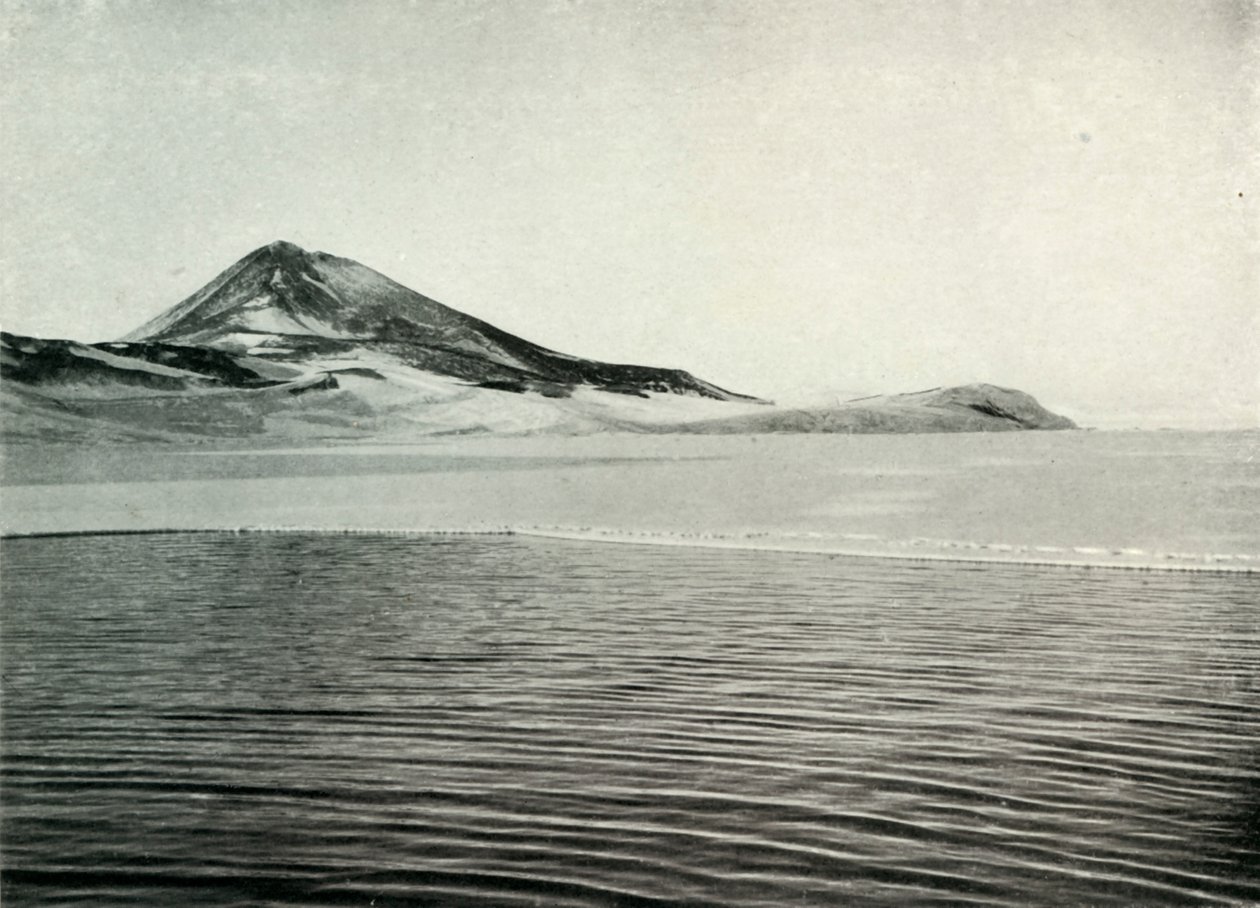 Hut Point és Observation Hill, c19101913, 1913 alkotó: Herbert Ponting