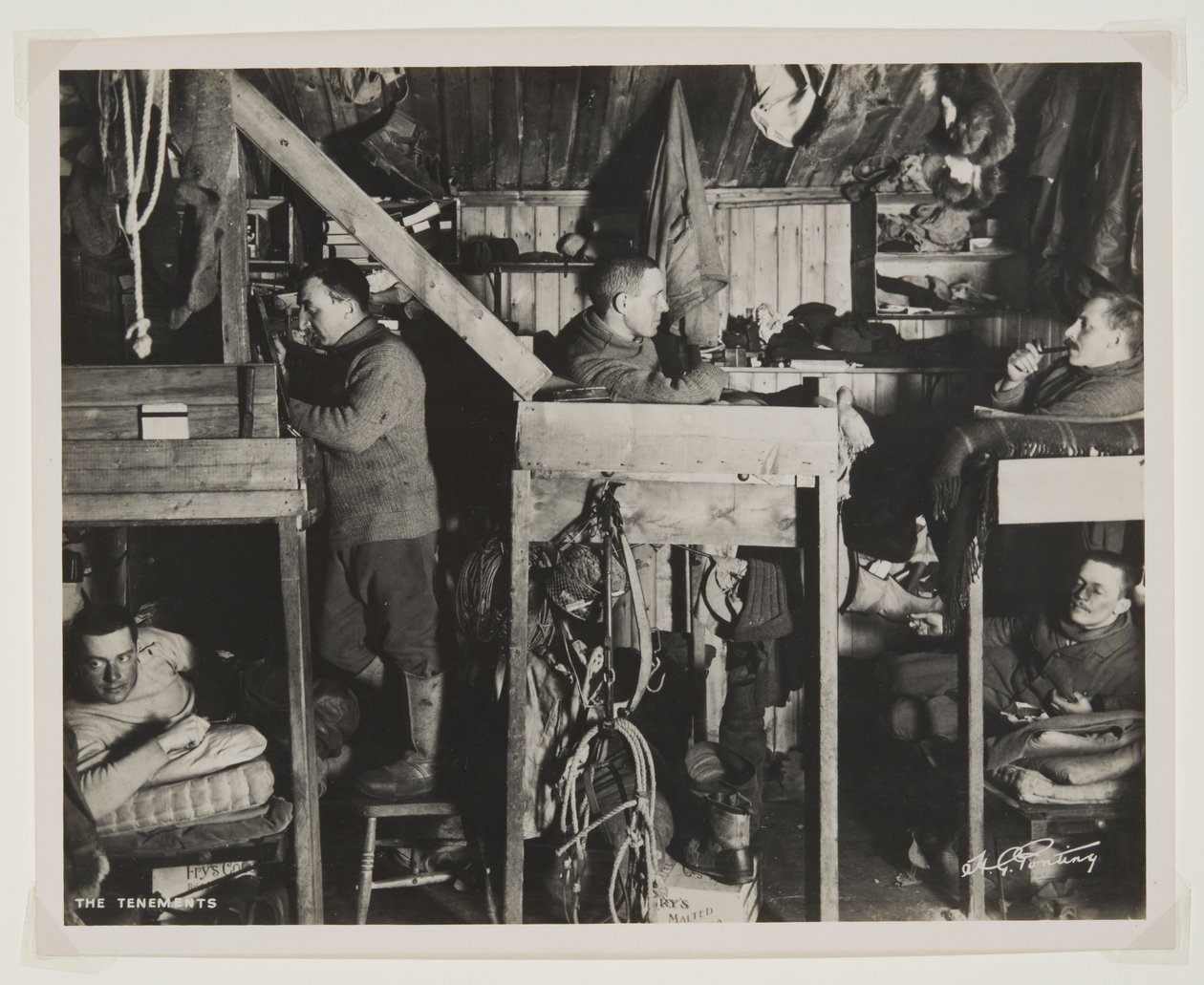 Bérházak a Terra Nova expedíció során (1910-13) a Déli-sarkra (bromid minta) alkotó: Herbert Ponting