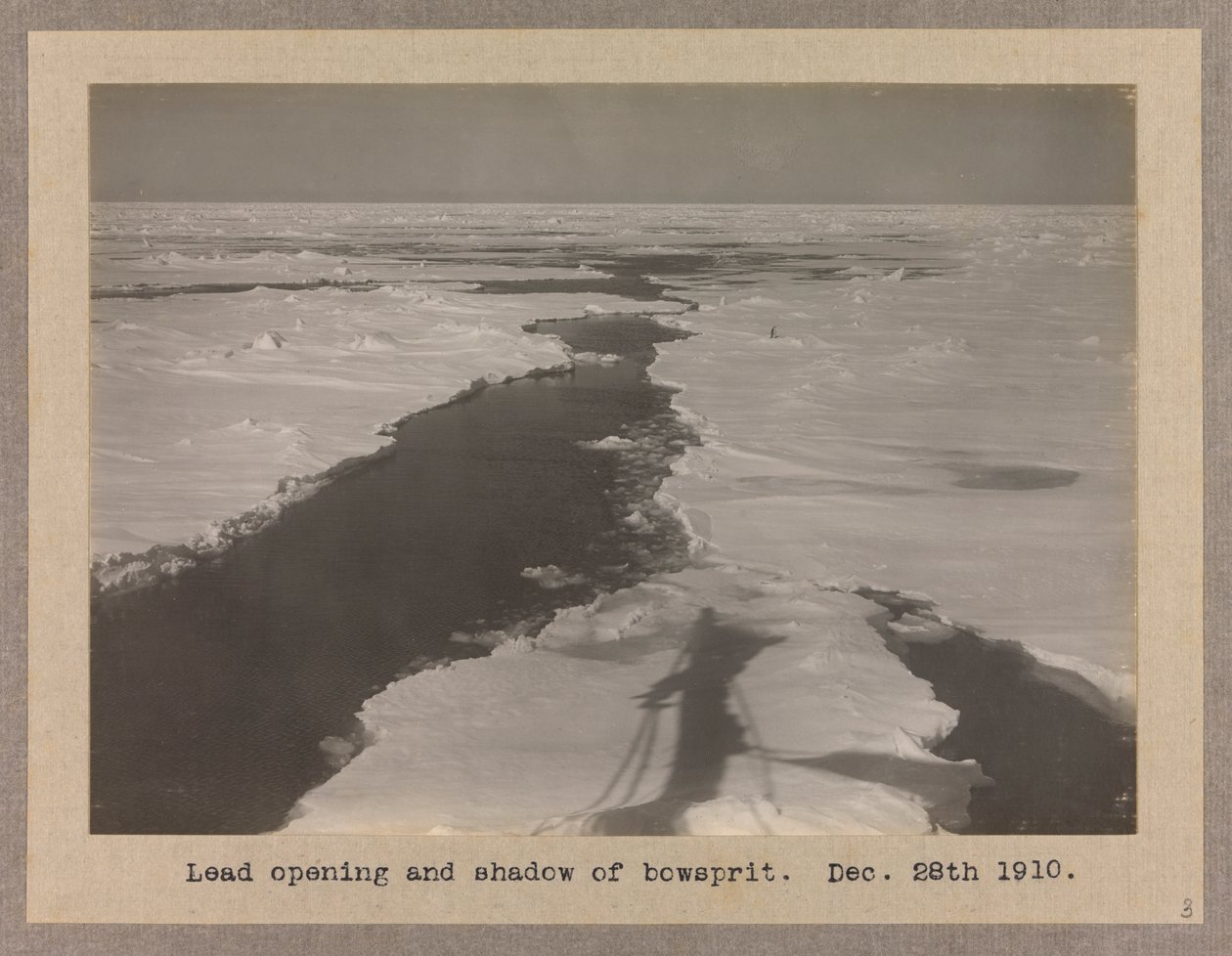 A Terra Nova (1884) a jégtakaró jégen tartotta magát. alkotó: Herbert Ponting