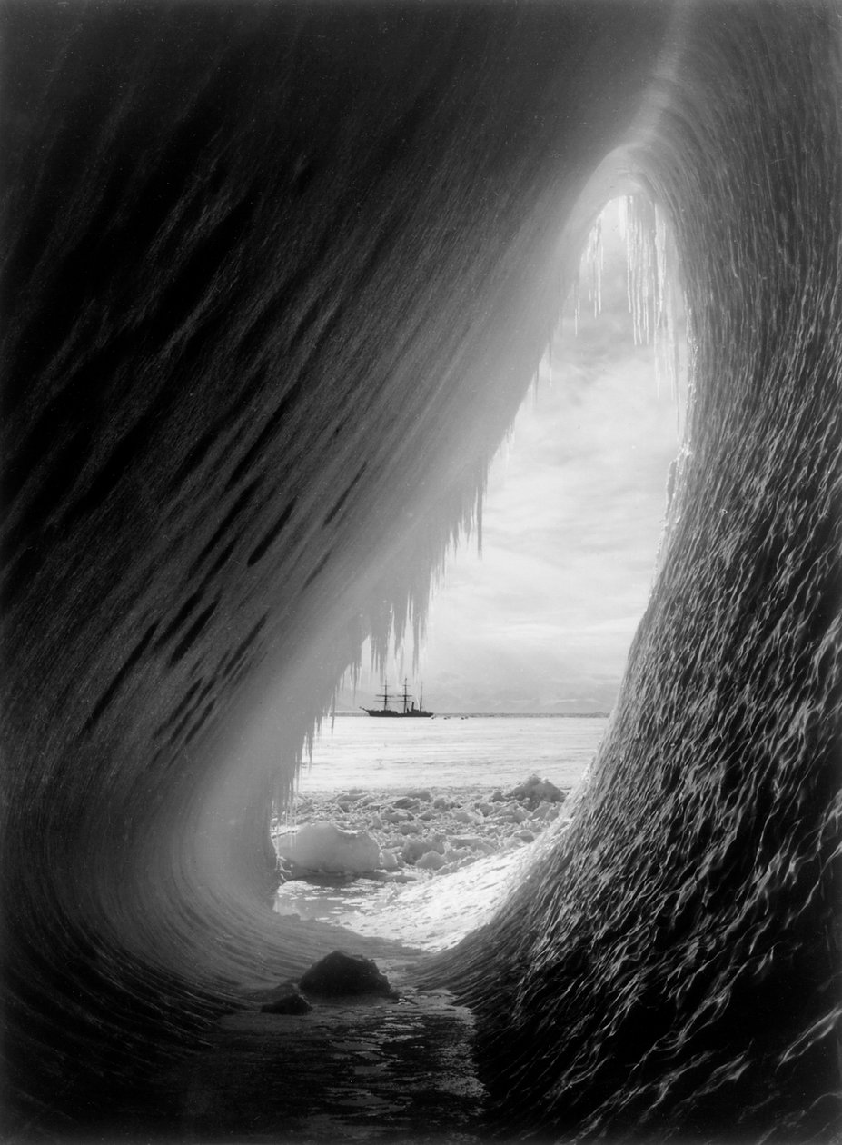 A Terra Nova McMurdo Soundban, Antarktiszon, 1911 alkotó: Herbert Ponting