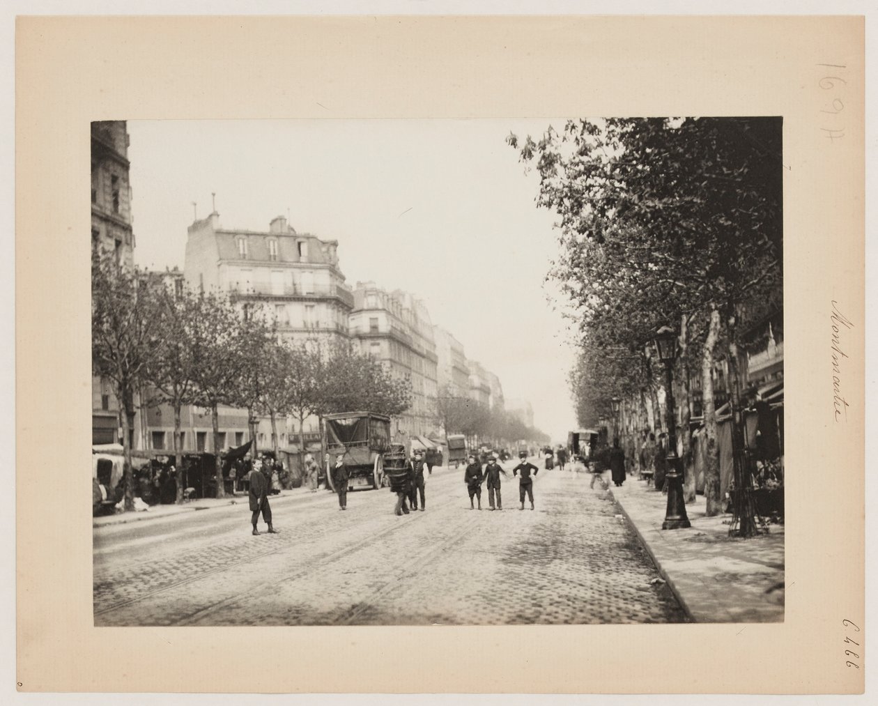 Egy utca a Montmartre-on, Párizs, 1890 körül (fotó) alkotó: Hippolyte Blancard