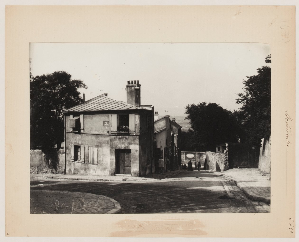 Egy utca a Montmartre-on, Párizs, 1890 körül (fotó) alkotó: Hippolyte Blancard