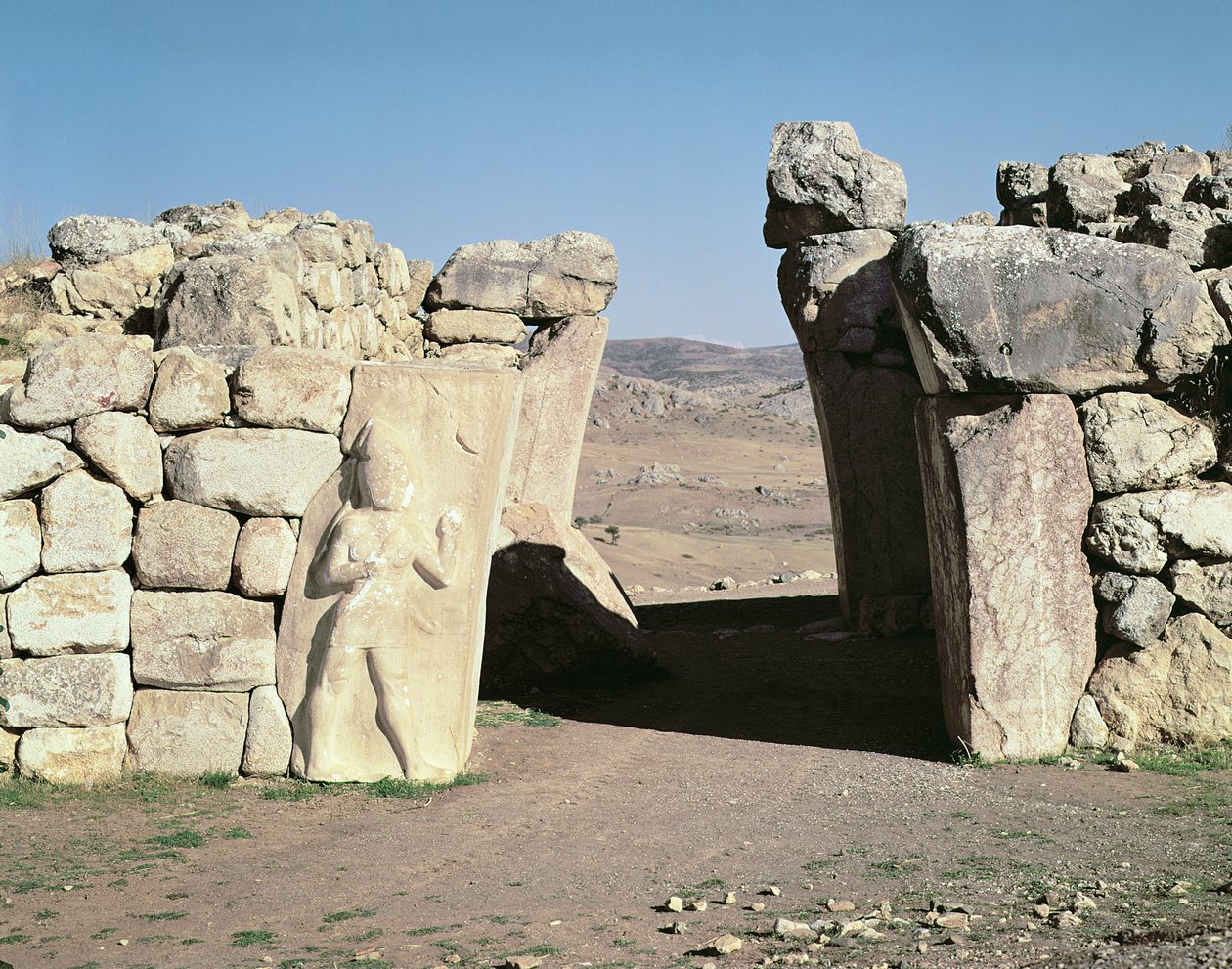 A király kapuja Hattusas falai közül alkotó: Hittite