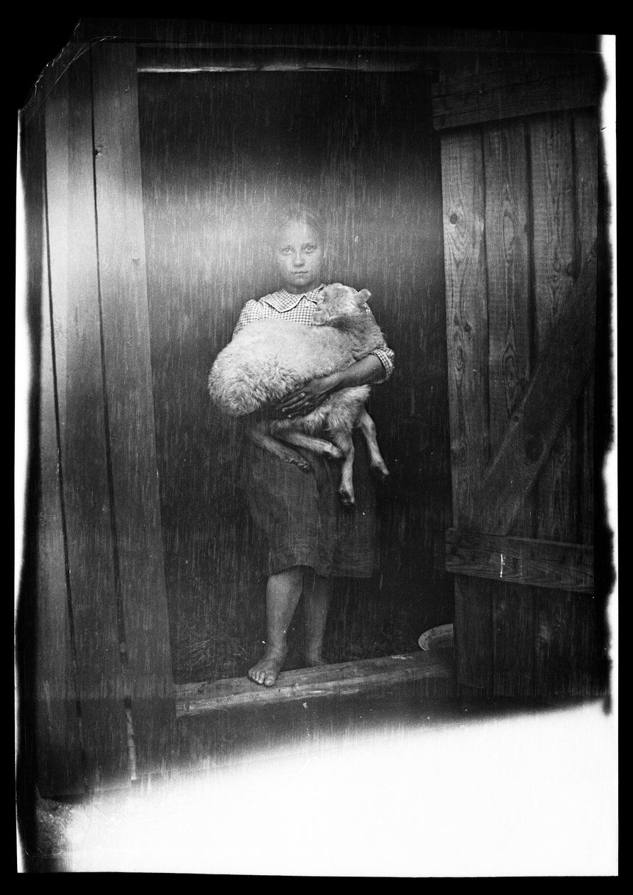 Sheep Girl, Hilma Ylä-Outinen és Bunka alkotó: Hugo Simberg