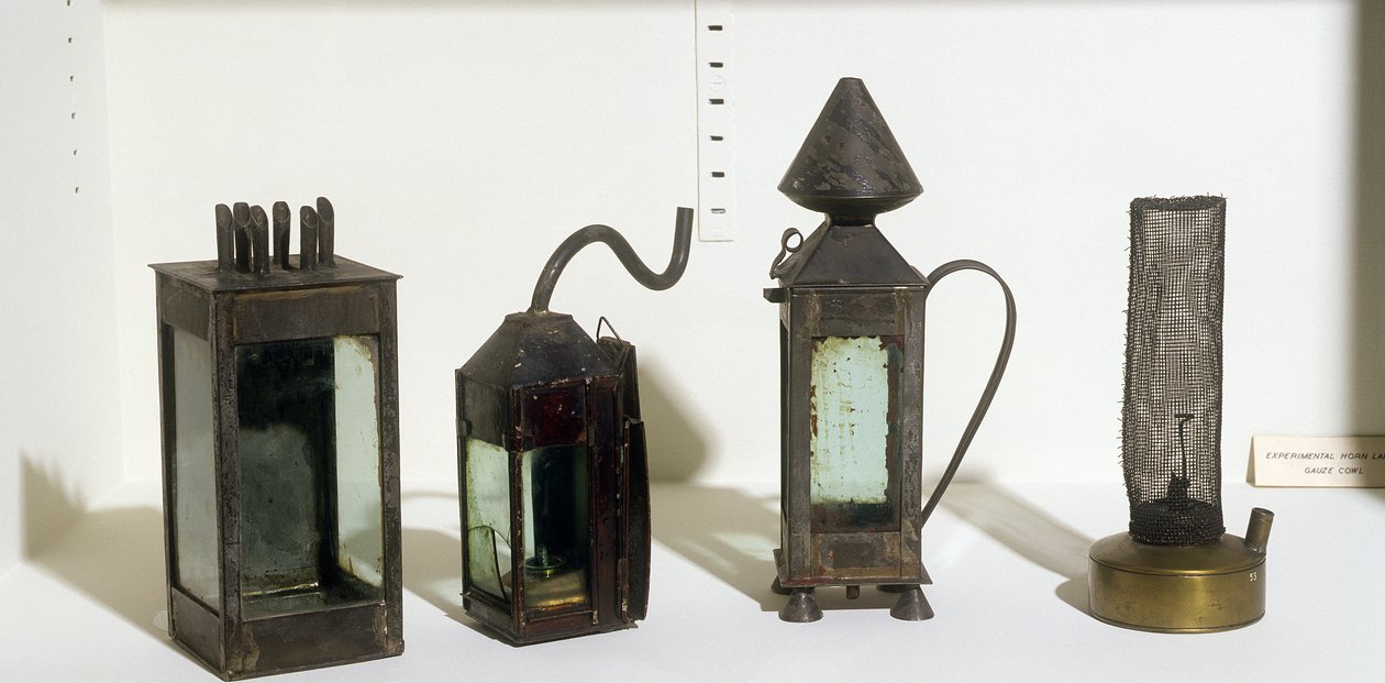 Bányászok biztonsági lámpájának prototípusa, 1815 alkotó: Humphry Davy
