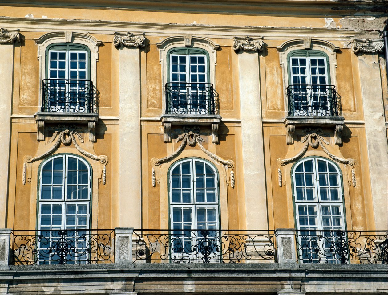 Esterházy palota homlokzata alkotó: Hungarian School